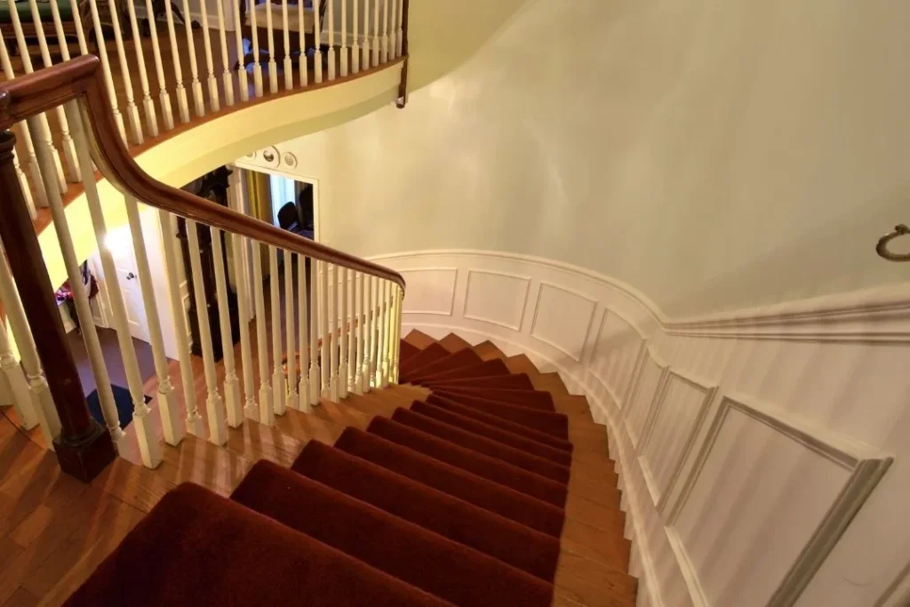 Curved stairwell